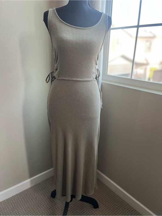 Roxy Dresses & Skirts - Roxy Minimalist Ribbed Midi Dress